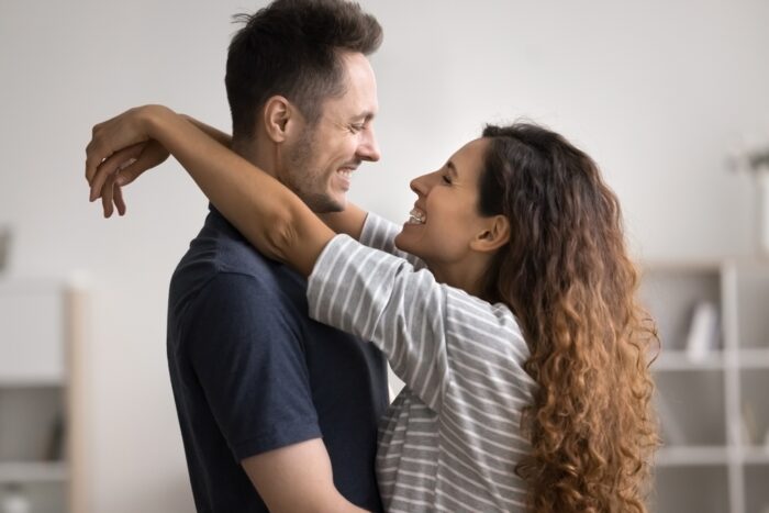 失ってから気づくいい女の特徴15選！男性に別れたあと後悔させて復縁するには？