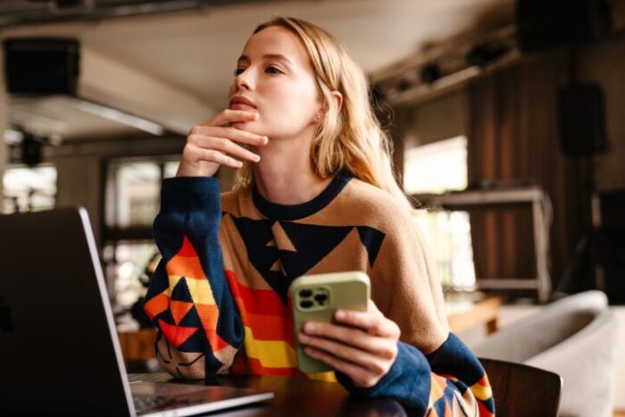 彼氏が安心しきっている！彼氏に危機感を与えるLINEや大切さに気づかせる方法とは？