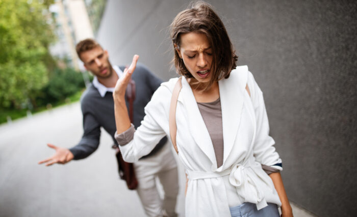 「別れ方で人の価値がわかります」と言われる理由は？別れ際の本性を男女別に解説！