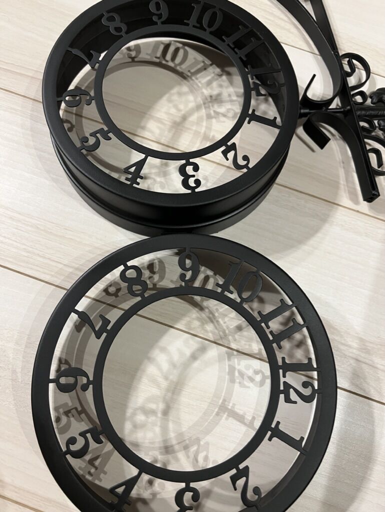 壁掛け両面時計をブラックにペイント