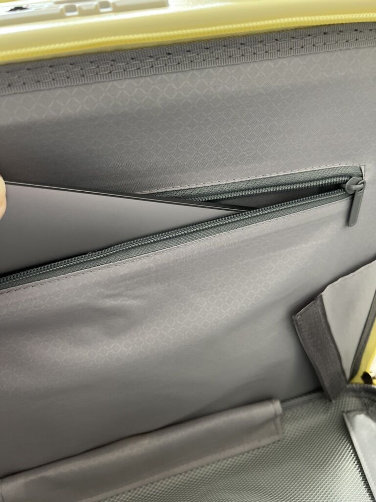 フロントオープン収納にPC