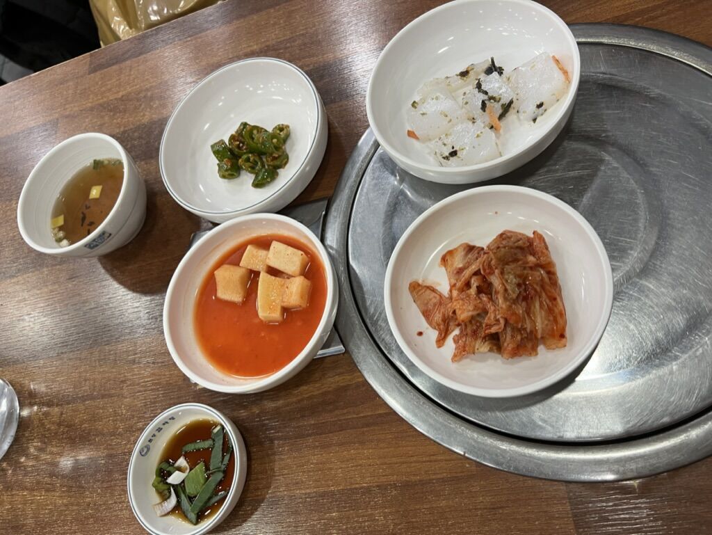 注文すれば無料ででてくるキムチ類