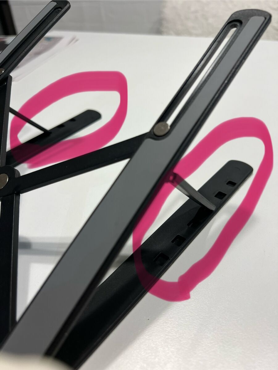ダイソーのPCスタンド 毎回組み立てが面倒