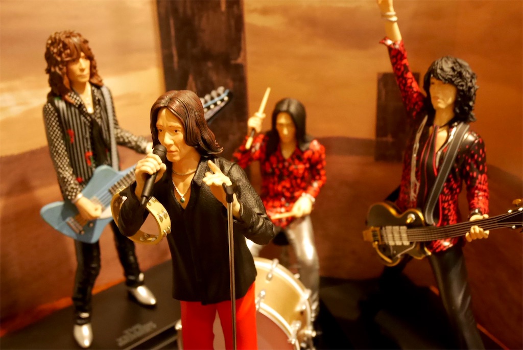 ザイエローモンキー　フィギュア フィギュアが届いた日、悲しくてふて寝した話 - Island