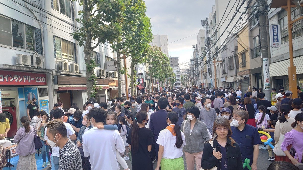 MUSIC〜「酒場のギター弾き」小野塚テル 「流し」in 「牛込中央通り商店街秋祭り」 「てるてるソング」酒場のギター弾き 小野塚テルの一日一冊一感動『感動の仕入れ!』日記 MUSIC〜「酒場のギター弾き」小野塚テル 「流し」in 「牛込中央通り商店街秋祭り」 「てるてるソング」酒場のギター弾き 小野塚テルの一日一冊一感動『感動の仕入れ!』日記