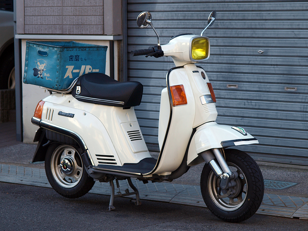 スズキ ジェンマ125