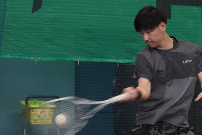 ソフテニ・タイムズ】アイテムレビュー YONEX「F-LASER 9V」 - LUCENT BLOG