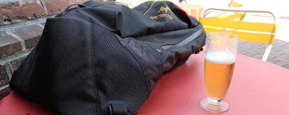 ミニマリストが愛用するリュック アークテリクス アロー22 は旅行にも普段使いにもおすすめ