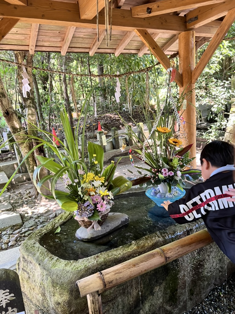 彦嶽宮の花手水