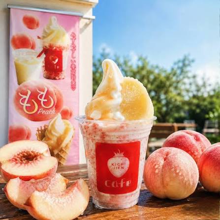 吉次園の桃ソフトクリーム