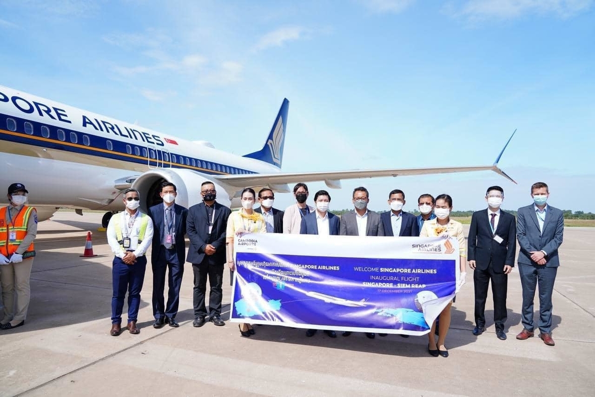2年ぶり運航再開し シンガポール航空のsq164便がシンガポール発 21年12月17日の朝 多国籍観光客の立ち会いのもと シェムリアップ国際空港に無事到着しました アンコールトラベル インフォネット