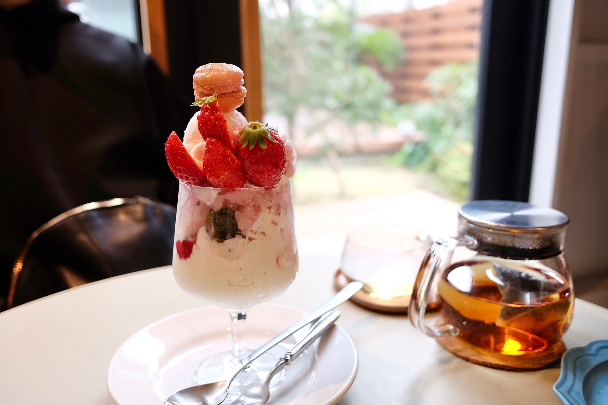 CAFE POE（カフェポー）で、さくらパフェと柑橘のタルト@茅ヶ崎 - たべのみくらし