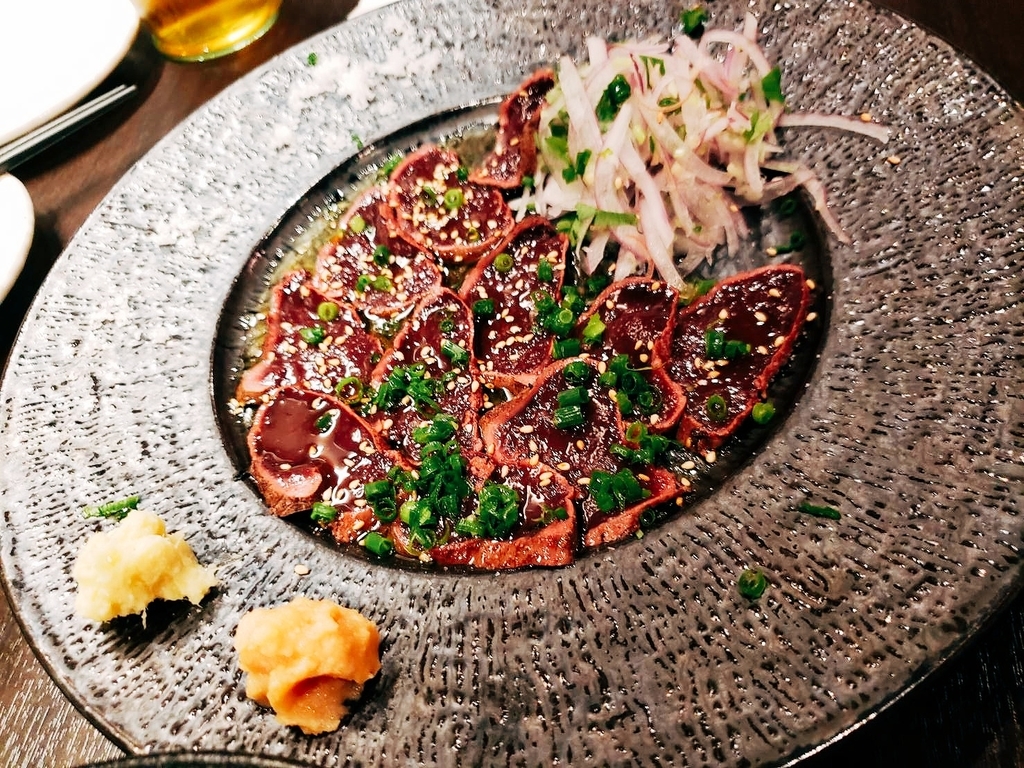 f:id:luvup13:20190116181714j:plain 牛レバー炙りたたき