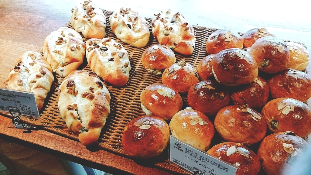 さまざまな種類のパン さまざまな種類のパン