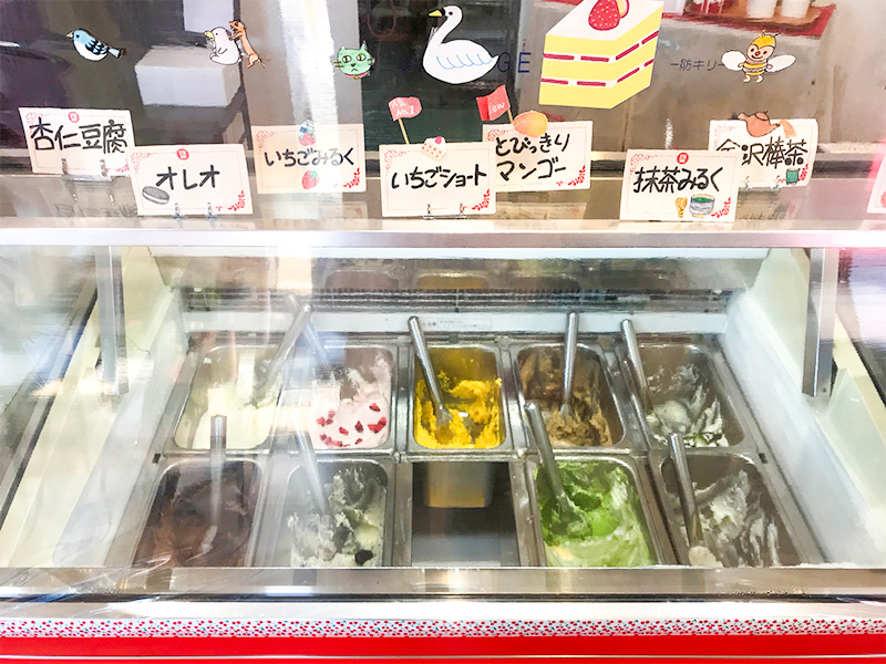 野々市 おいしいジェラートとケーキが味わえる野々市の Gelato Cake Kaoru ジェラート ケーキカオル は真っ赤な外観が目印 てふてふさんぽ