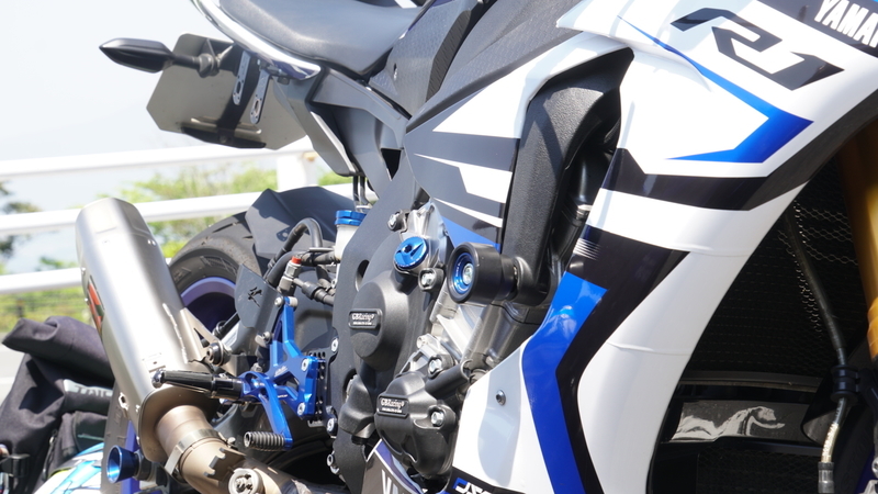 YZF-R1