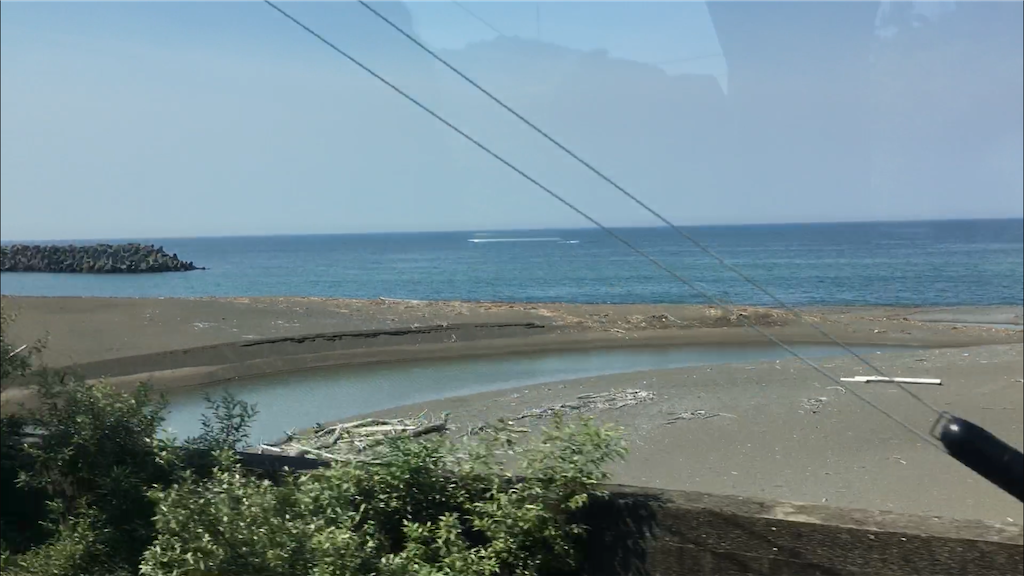 梅雨の合間の紀勢線車窓の風景