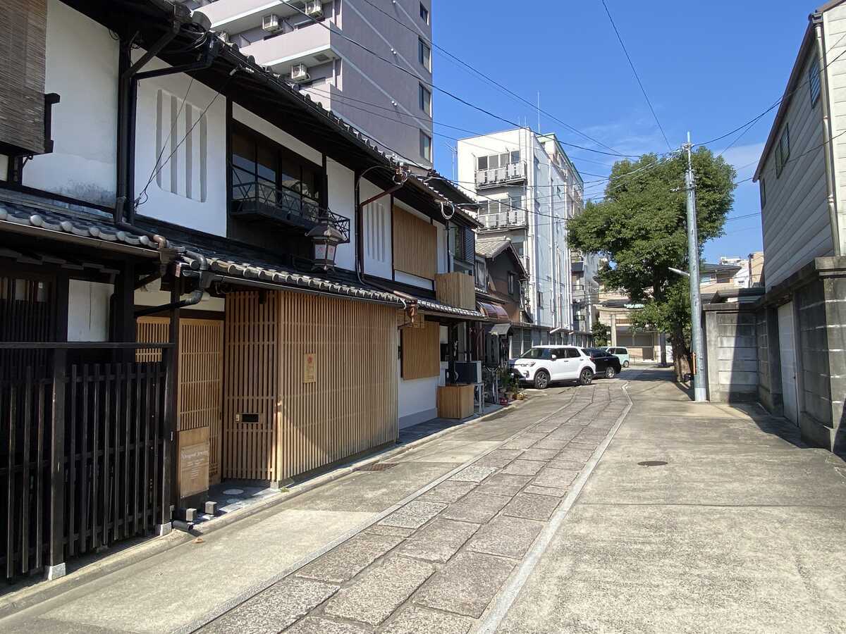 菅大臣天満宮　仏光寺通りへ抜ける