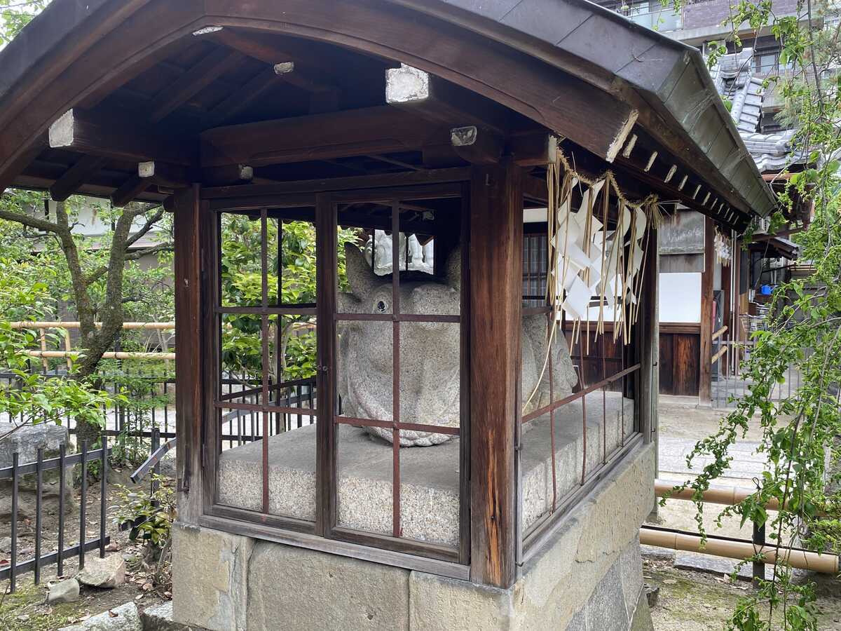 牛の像　菅大臣神社