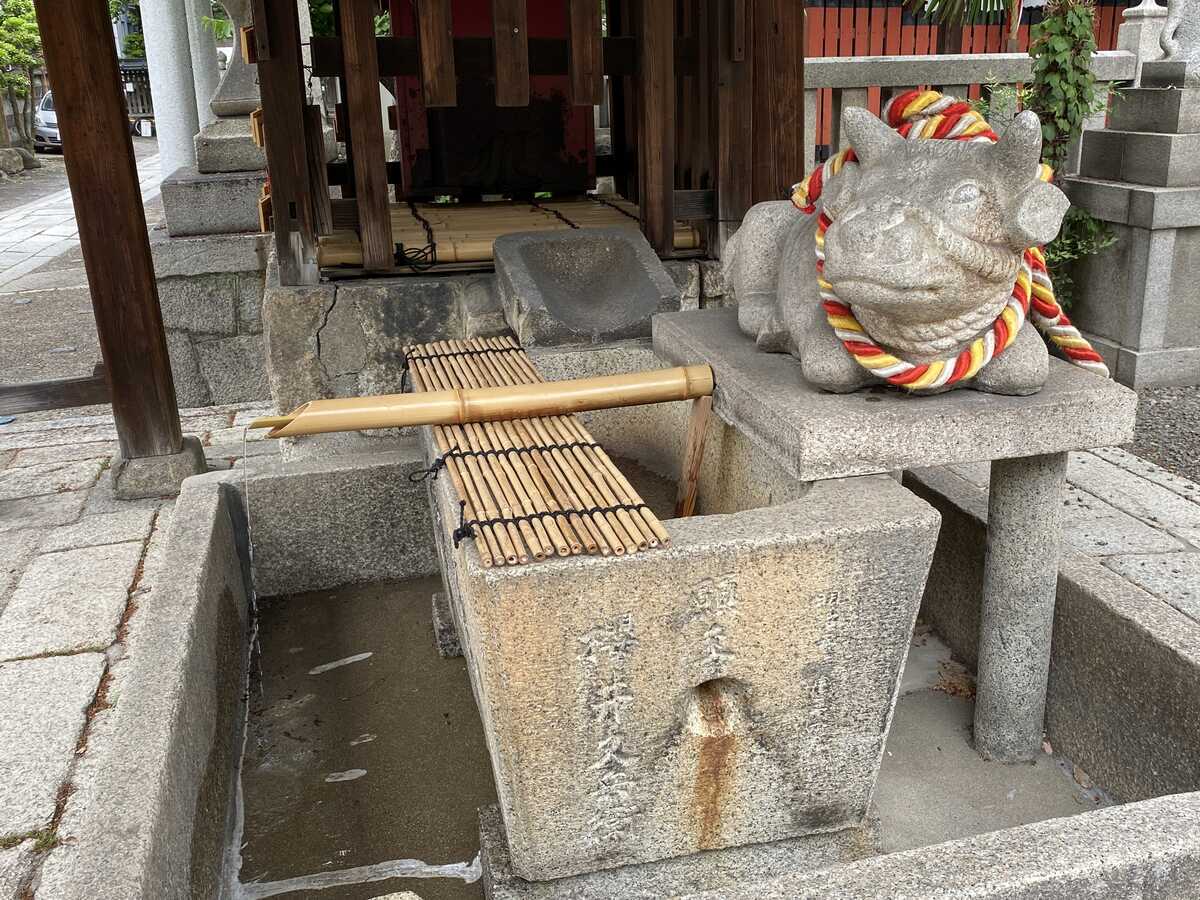 撫で牛　菅大臣神社