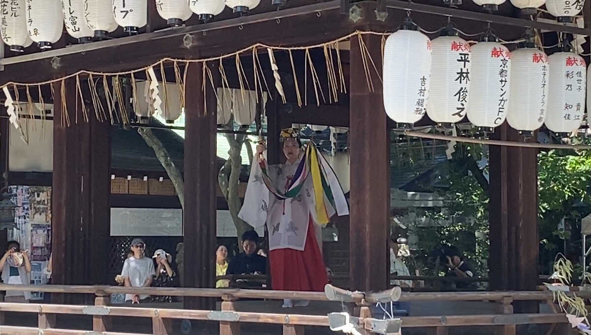 精大明神　白峯神宮　舞奉納