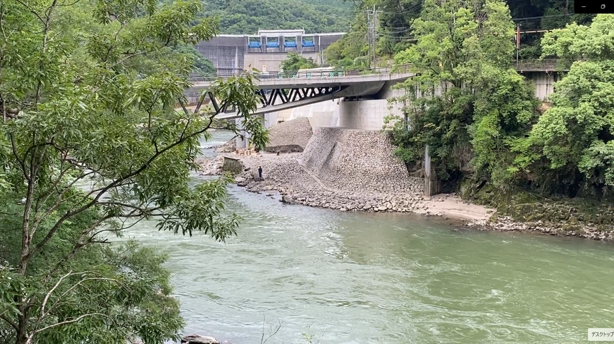 宇治川右岸