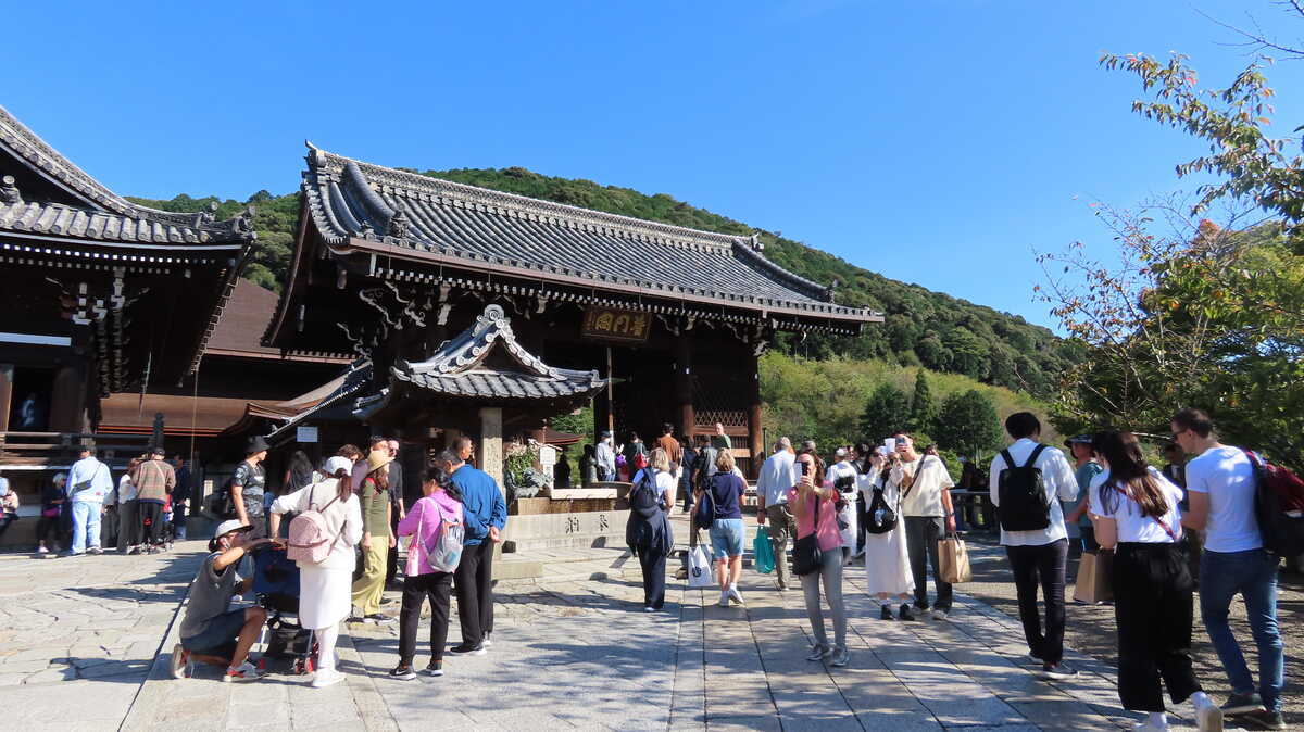 清水寺 仁王門・三重塔・西門・奥の院 朱色が鮮やかな建て物 本堂舞台