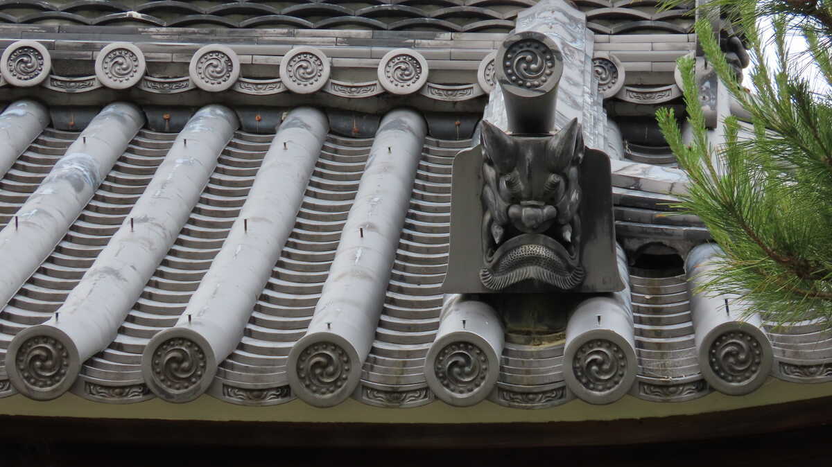 宝塔寺　鬼瓦　京都市伏見区