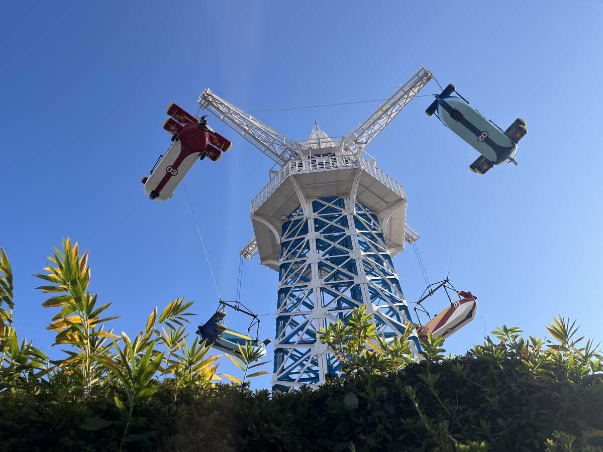 生駒山上遊園地 日本最古の大型遊具の飛行塔（動画あり）・紅葉・眺望