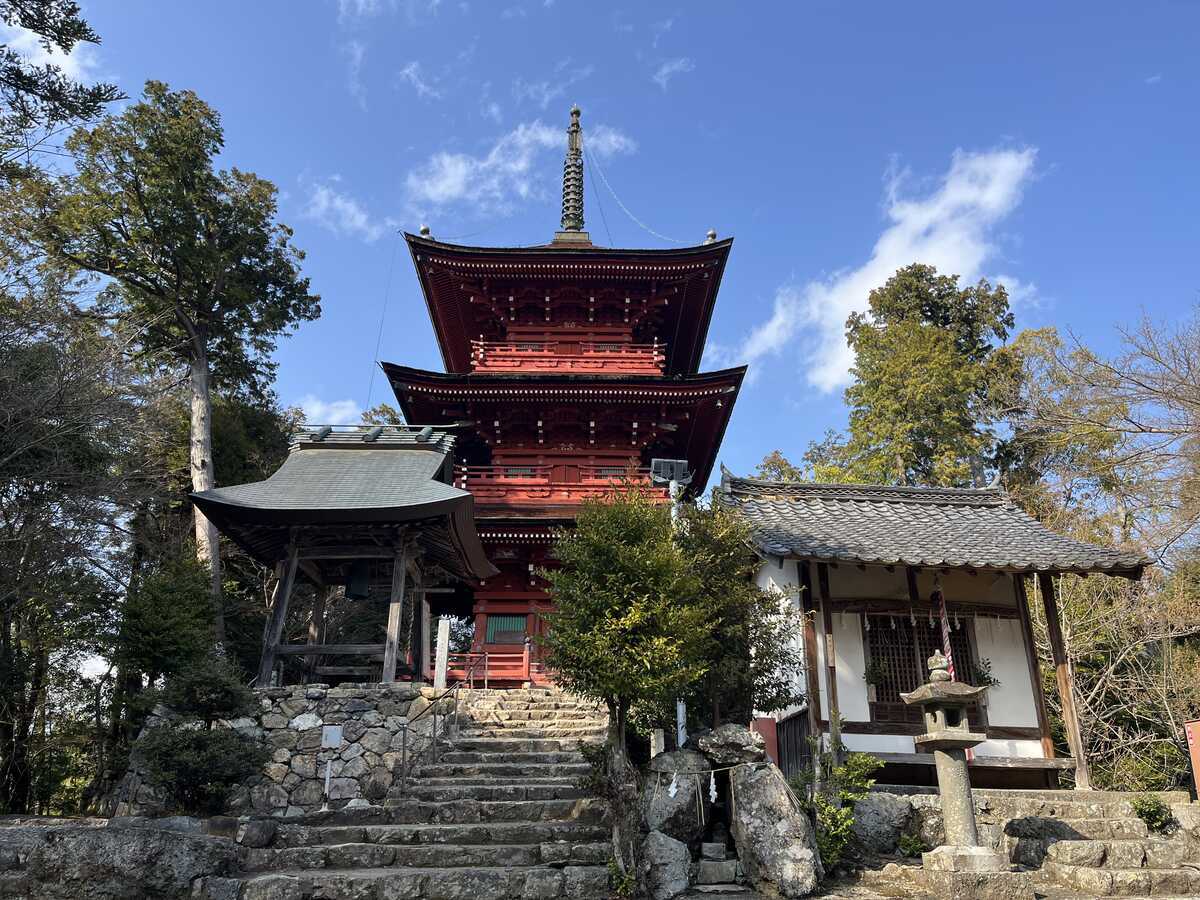 柏原八幡宮 三重塔