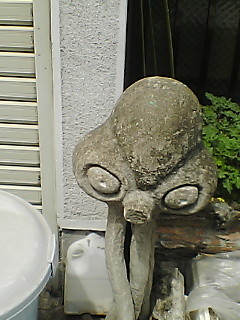 コンクリ製の火星人