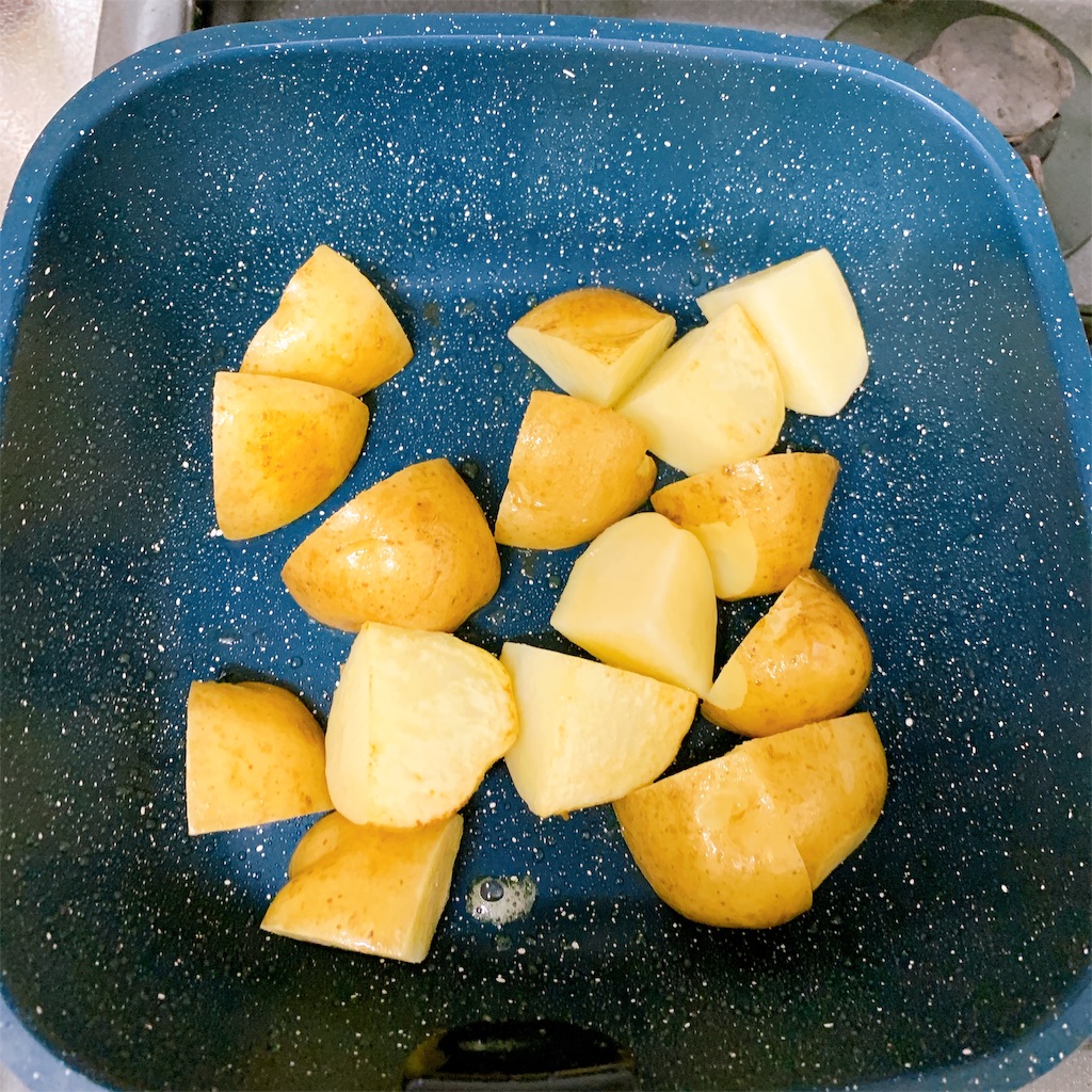 f:id:m_by_the_sea:20191026101524j:image:w500 ジャガイモ ロース肉 豚カツ用 レシピ 簡単 人気 美味しい