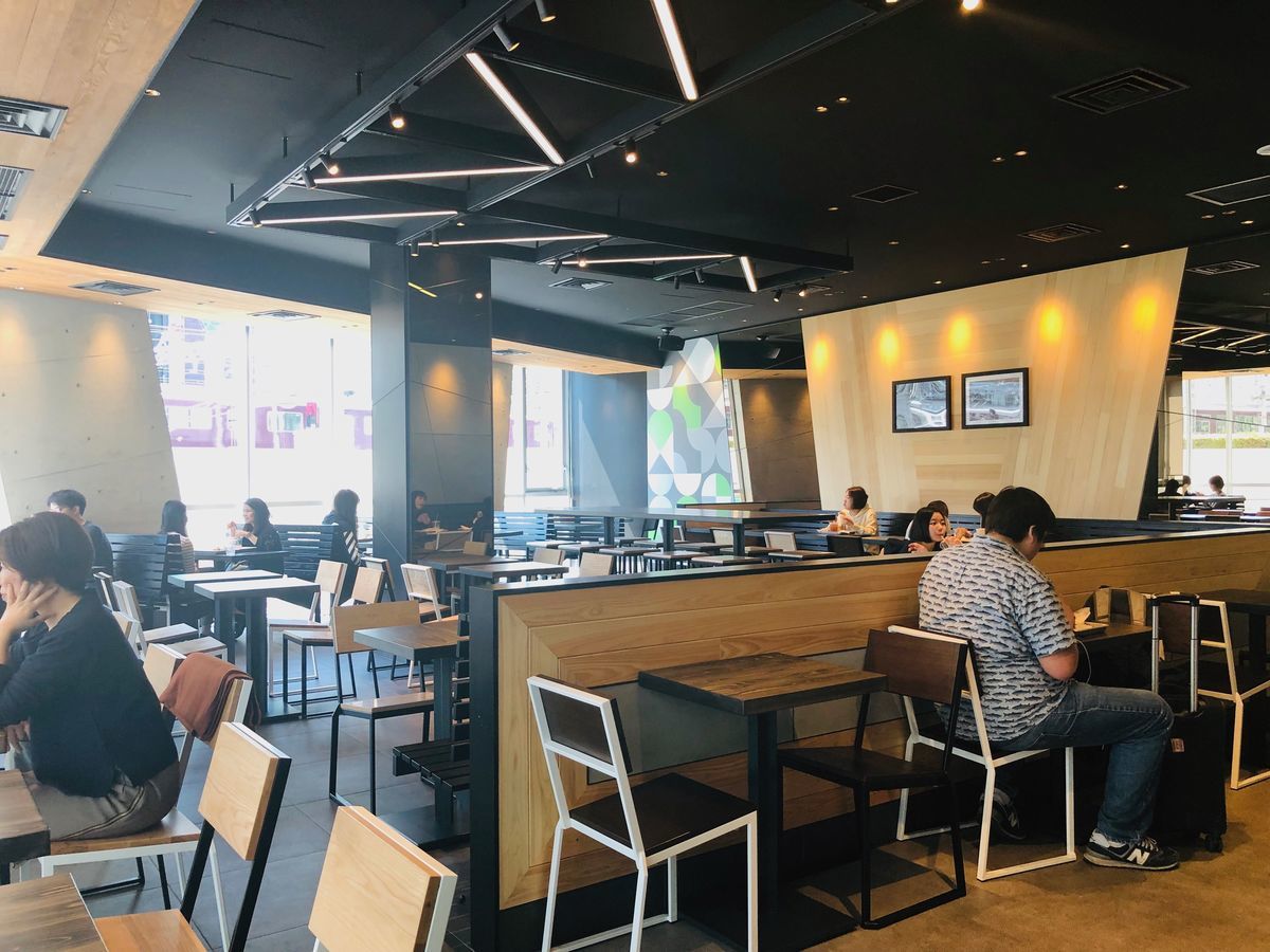 梅田 ベビーチェア完備 Shake Shack シェイクシャック でのんびり子連れランチが穴場かも 子供いるけど週末どうする 梅田 ベビーチェア完備 Shake Shack シェイクシャック でのんびり子連れランチが穴場かも 子供いるけど週末どうする