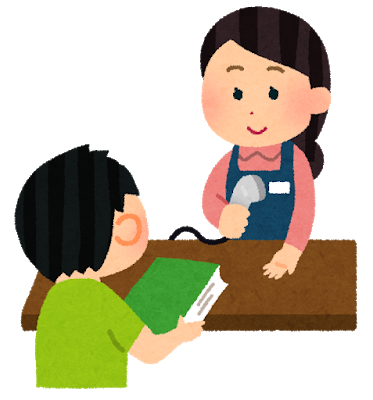 本を店員さんに渡す 本を店員さんに渡す