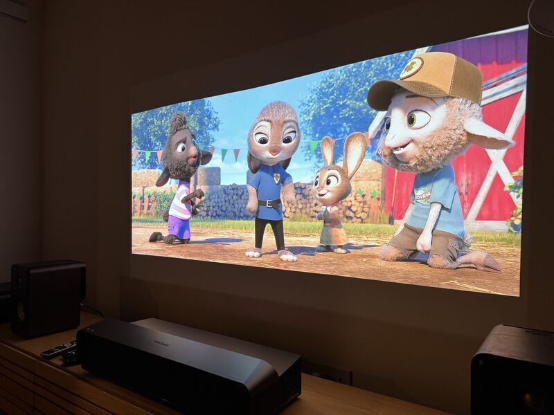ViewSonic X1000-4K+で最高のシアター体験!家族で楽しむ超短 ViewSonic X1000-4K+で最高のシアター体験!家族で楽しむ超短