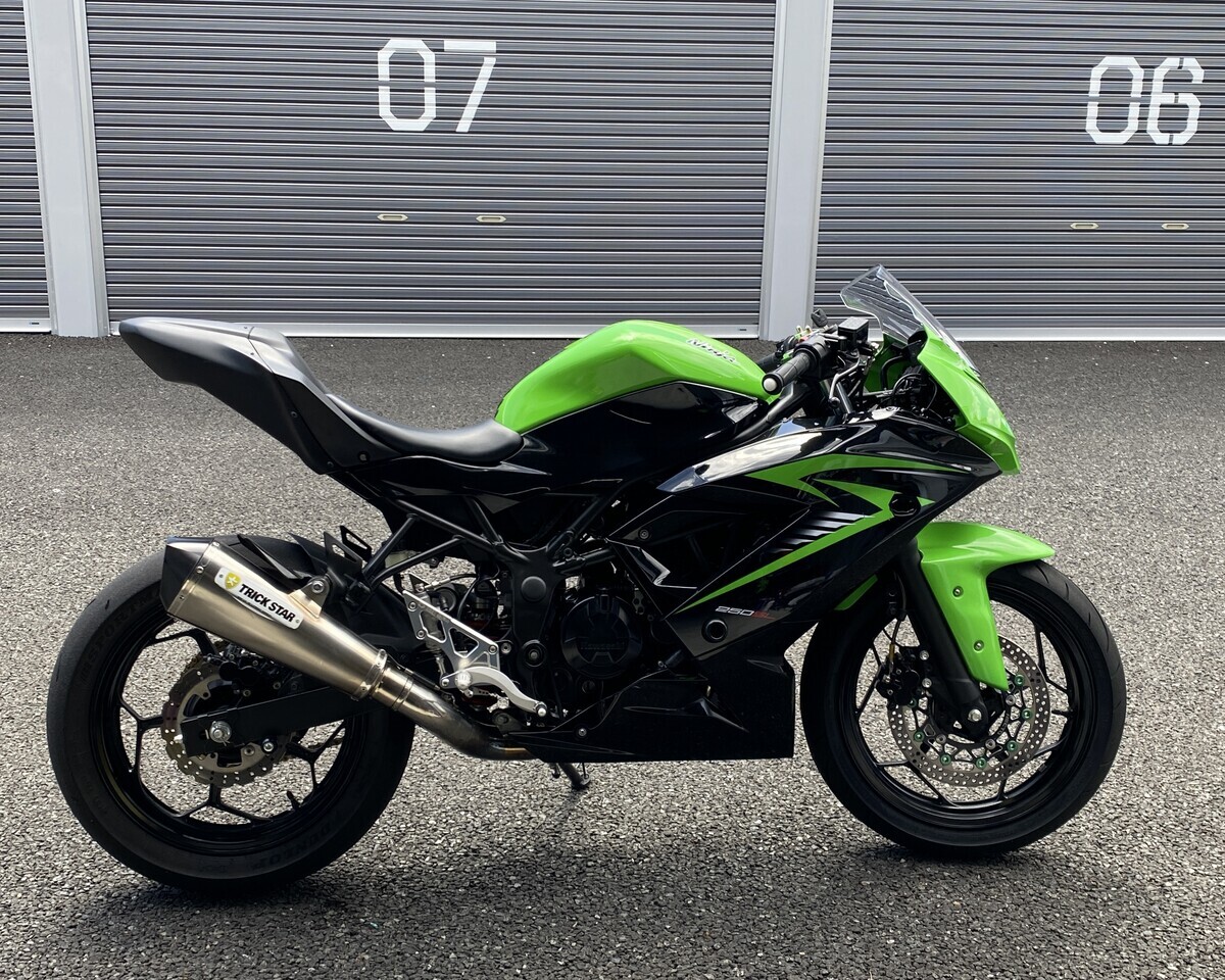 A-TECH エーテック シングルシートカウルセット ニンジャ250R A-TECH エーテック シングルシートカウルセット ニンジャ250R