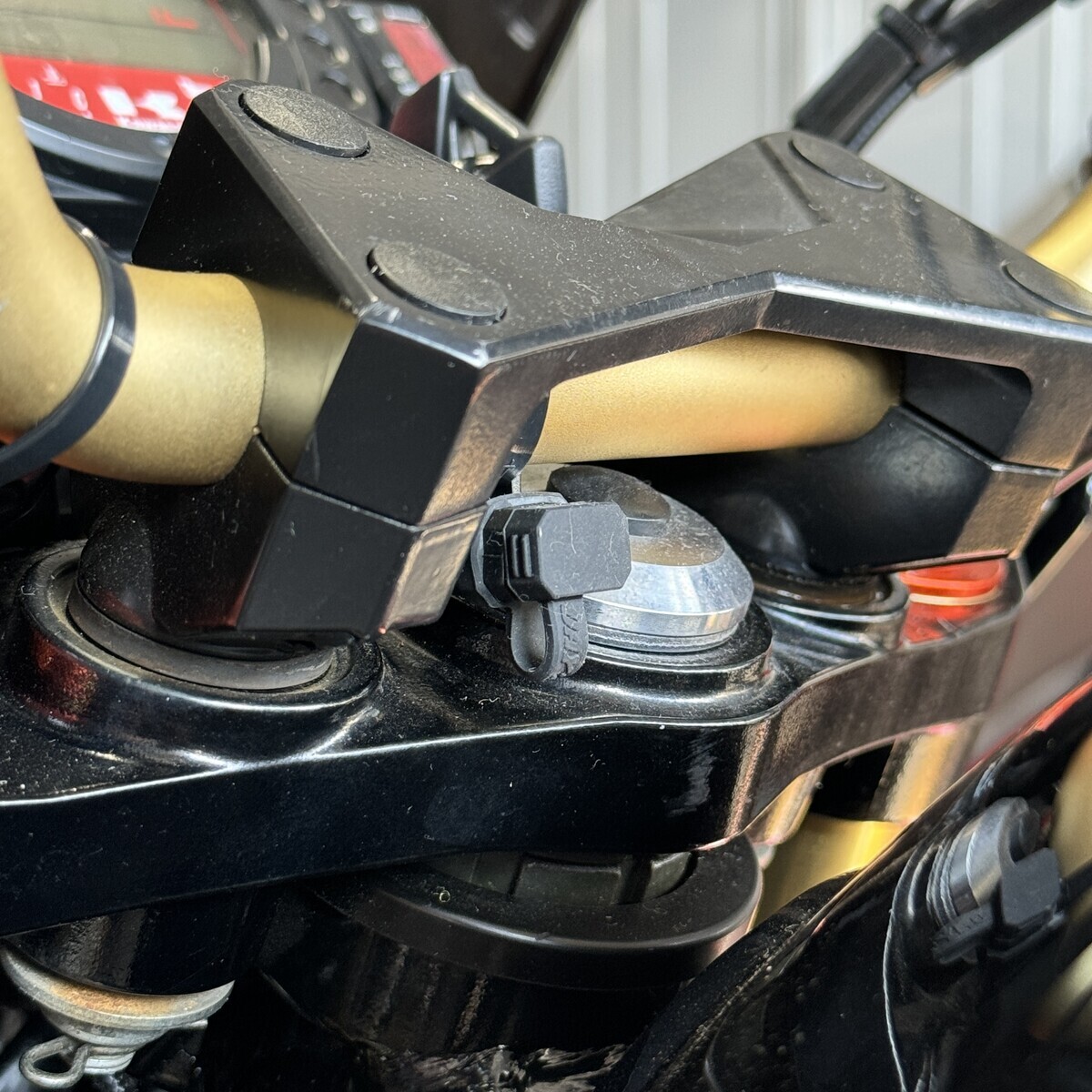 ZR1000A日記 #8 ハンドル周り諸々（ラジアルマスター、シフト