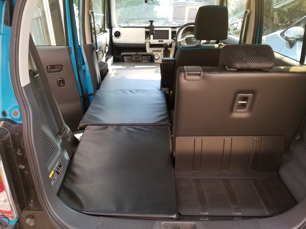 はじめての車中泊 準備編 マットを敷いてみました Ainiyuku あいにゆく