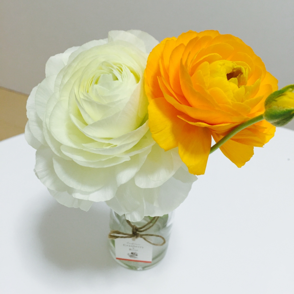 お花がある暮らし お花を飾るといいことが 一人暮らしolの くらしを整え くらしを楽しむ