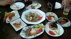 200900724-03金沢「いろは食堂」シロの味噌煮＋ミニおつまみたち2