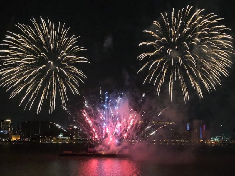 マカオタワー　花火　カフェ