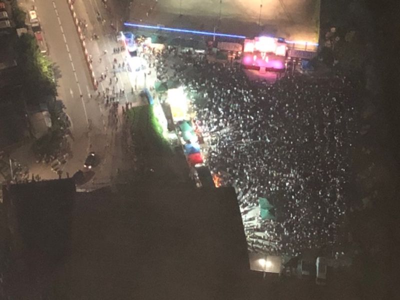 マカオ　花火　混雑