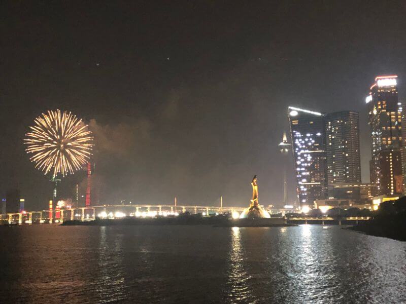 マカオ　花火　科学館