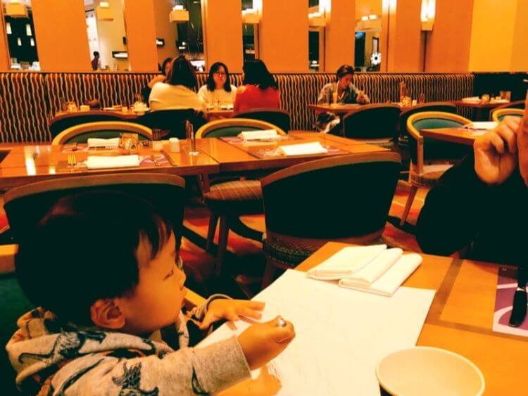 グランドリスボア　ラウンド・クロック・コーヒー