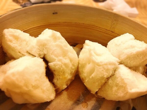 飲茶　チャーシューまん