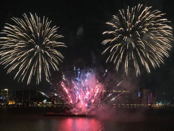 マカオ 花火 日時