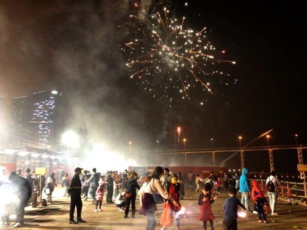 マカオタワー　花火　爆竹　旧正月