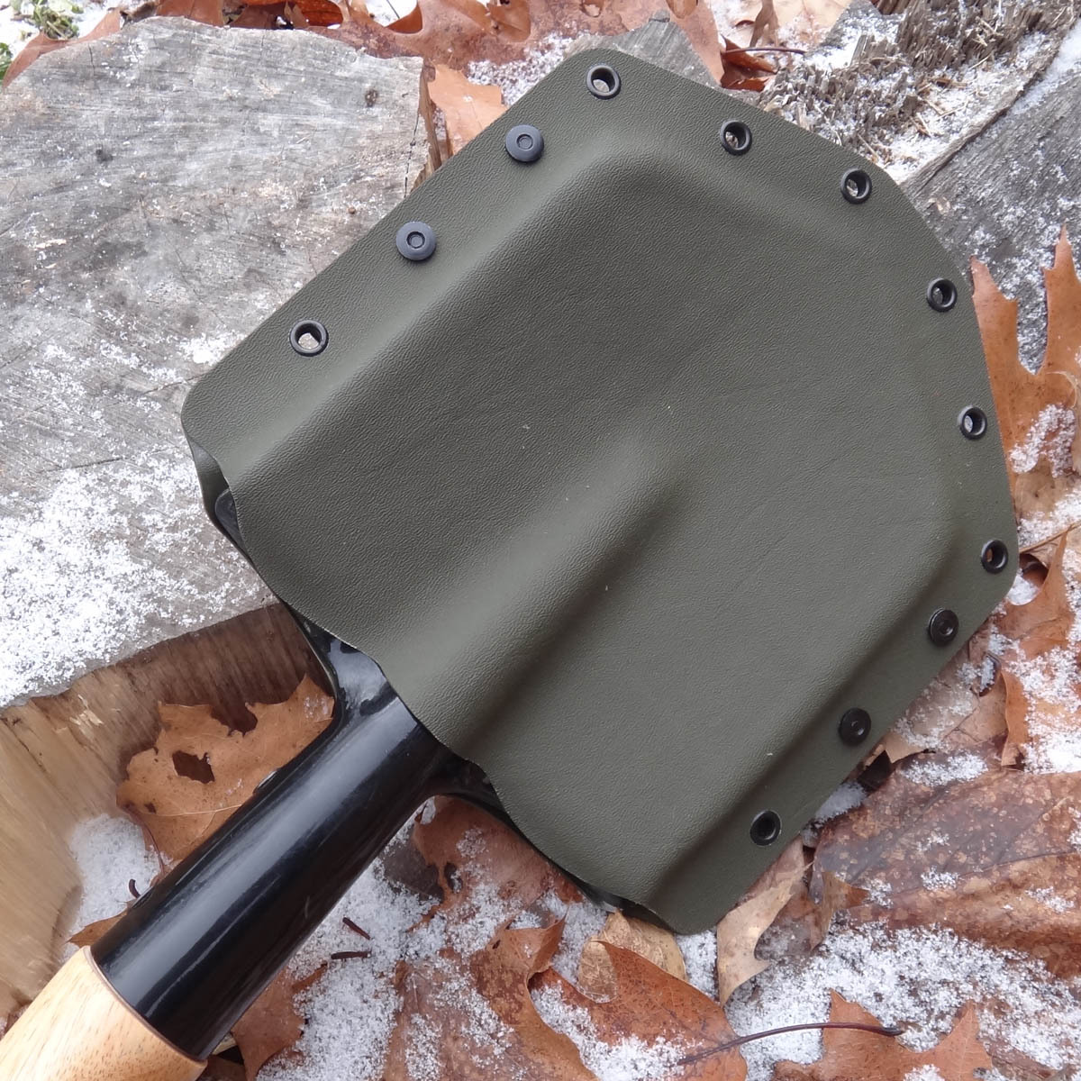 Cold Steelスペシャルフォース・シャベル用カスタムシース - 火薬と鋼