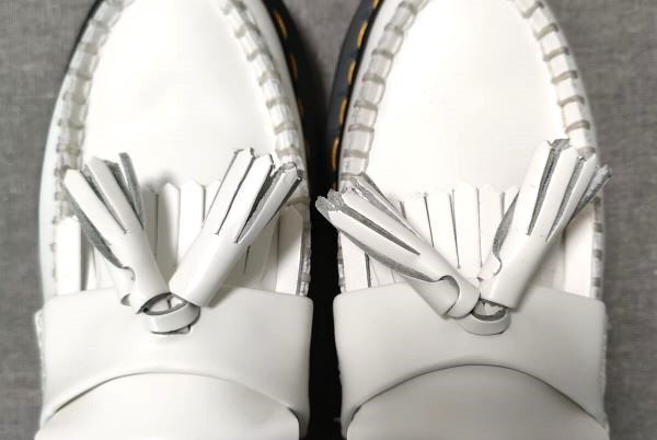 Dr. Martens タッセルローファー　ホワイト Dr. Martens タッセルローファー】歩きやすく疲れない靴！「買っ
