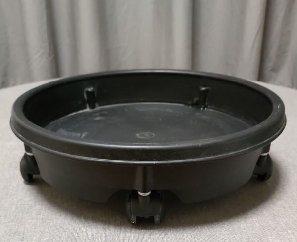 大和プラスチック キャスター付き受け皿の全体像